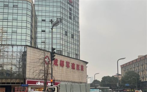 成都军建医院祛疤植发技术怎么样？正规私立不重要，结果才是硬道理！